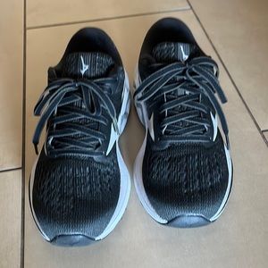 Gently worn Women’s Mizuno Inspire 17